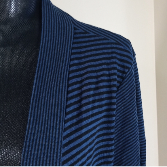 100% Merino Wool Striped Blue and Black cardigan - Picture 3 of 7